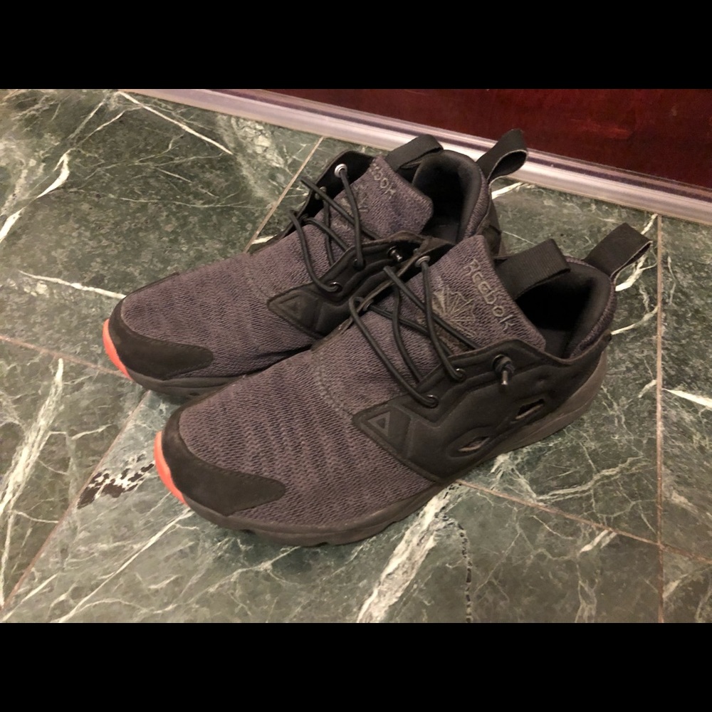 Reebok retro running shoes size 8
